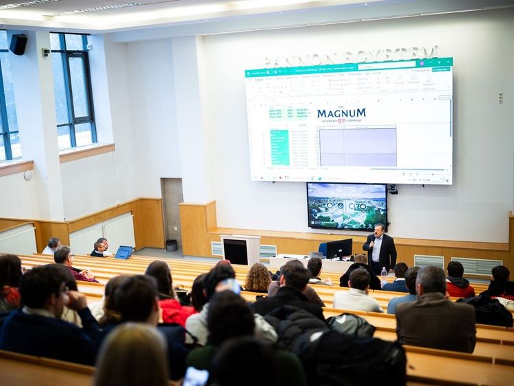 Dobogós helyek a veszprémi Üzleti Szimulációs Versenyen