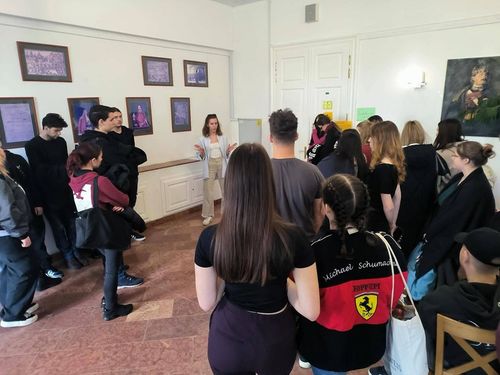 Drámapedagógia a díszteremben